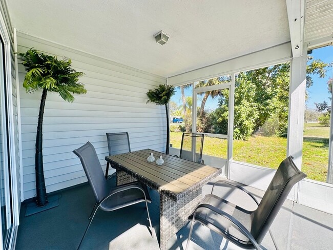 Building Photo - Charming fully furnished 2/2 home in Natur...
