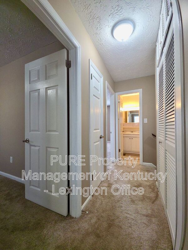 Building Photo - 3493 Sutherland Dr