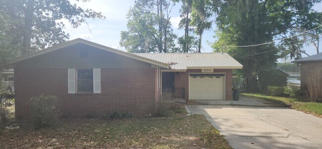 Building Photo - 800 Lake Shore Ter