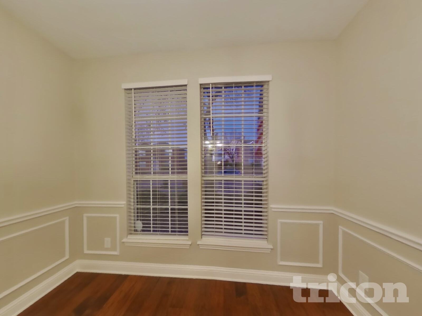 Building Photo - 2304 Greenview Dr