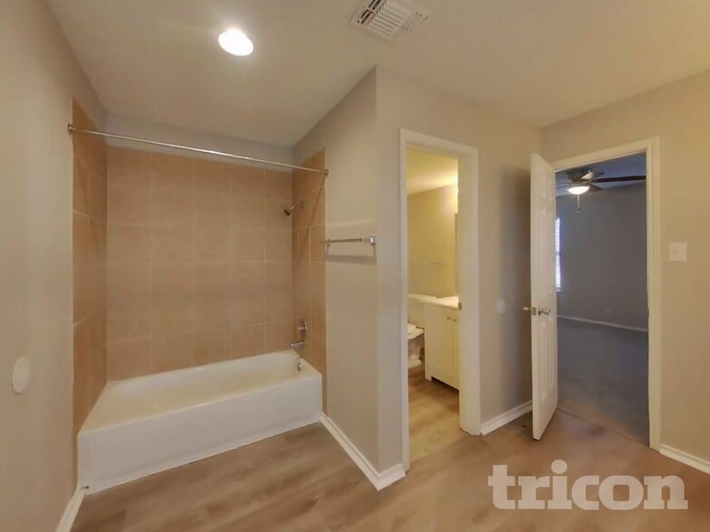 Building Photo - 7715 Skyline Ridge Dr