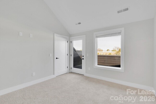 Building Photo - 113 Verbena St