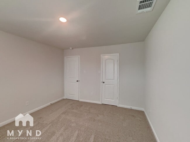 Building Photo - 1106 Clark Dr