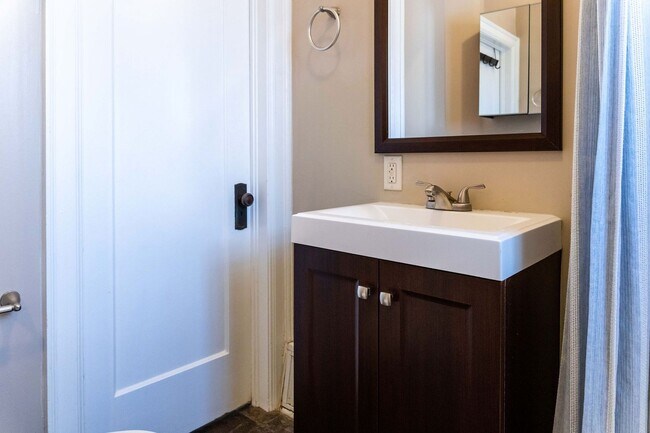 Building Photo - 1241 S 700 E