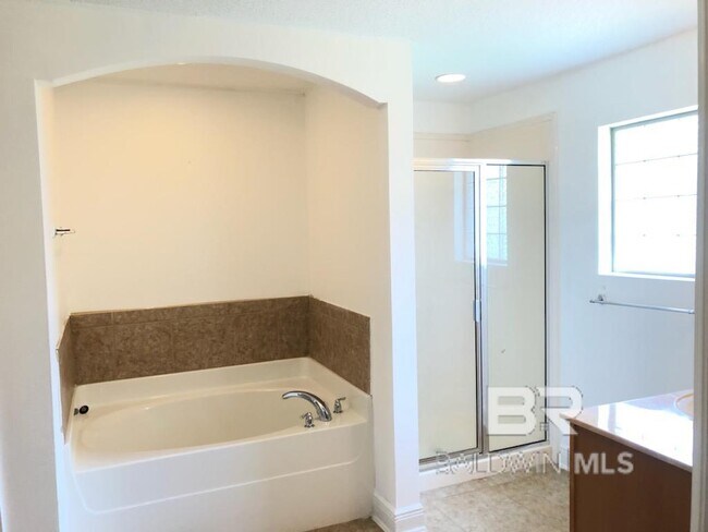 Building Photo - 9286 Ottawa Dr
