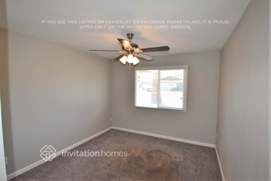 Building Photo - 2520 E Manhatton Dr