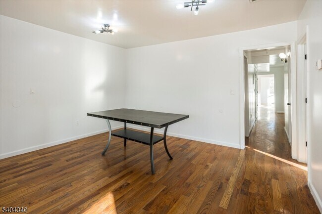 Building Photo - 29 William St