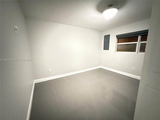 Building Photo - 5488 Fearnley Rd