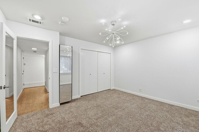 Building Photo - Hidden Gem at Saratoga Creekside – End Unit with Yard