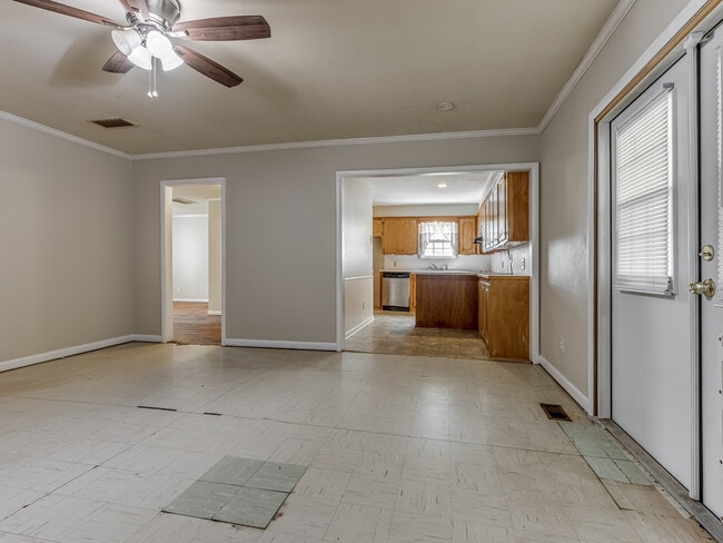 Building Photo - 2609 Mickey Rd