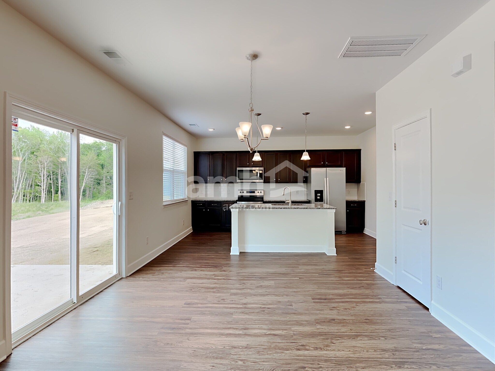 Building Photo - 5827 Zurich Rd