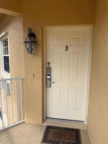 Building Photo - 8950 Sandshot Ct