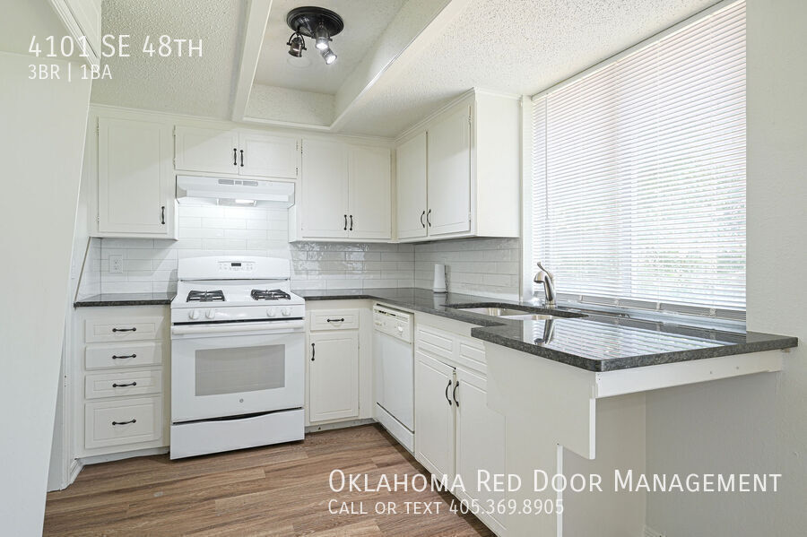 Building Photo - 4101 SE 48th-