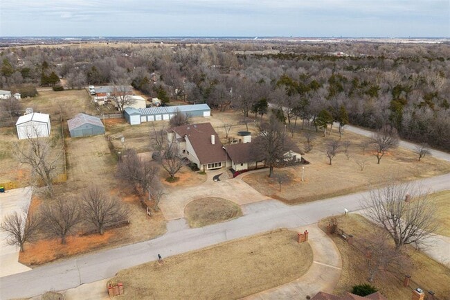 Building Photo - 1839 E Pleasantview Ln