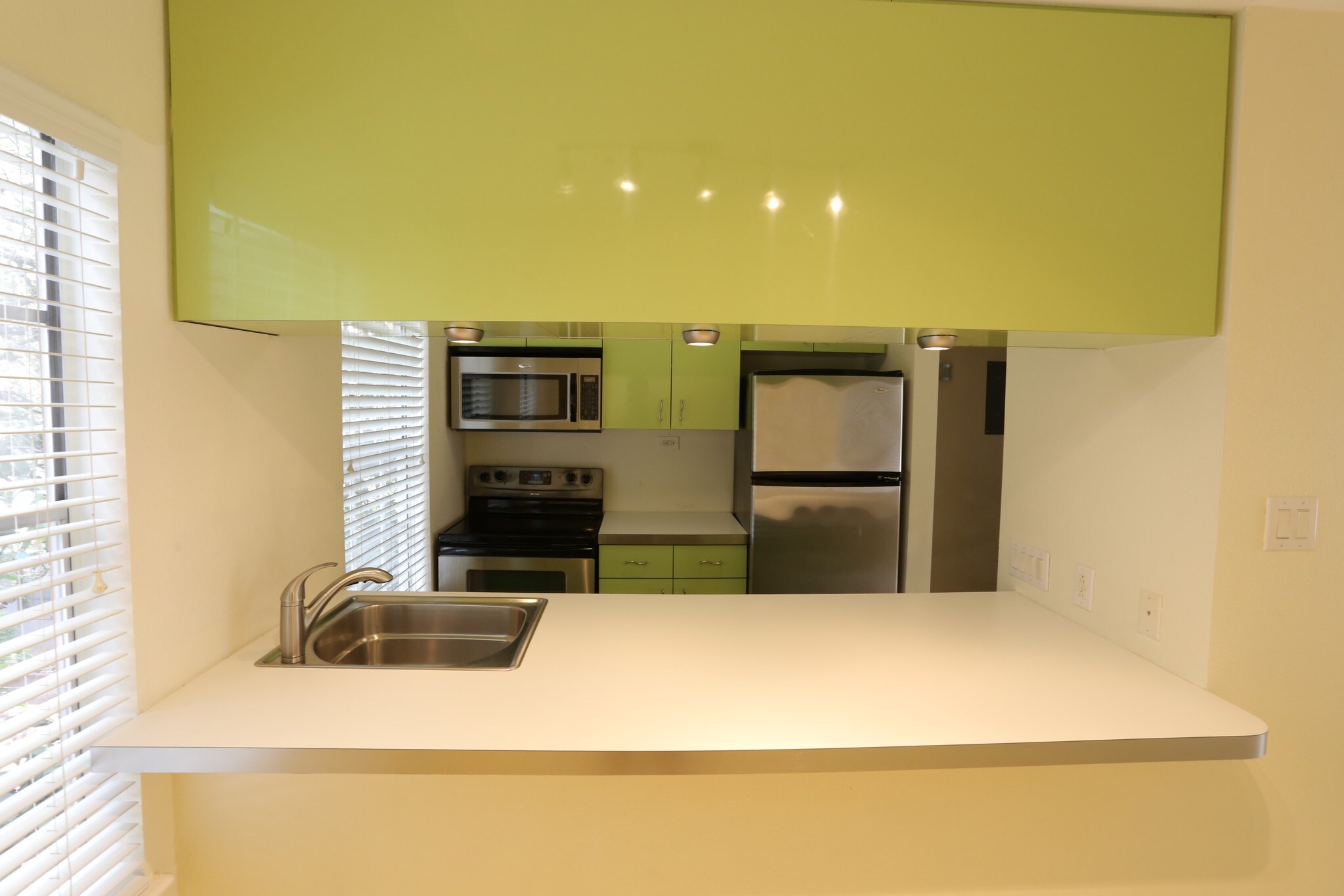 Kitchen - 300 Crockett St