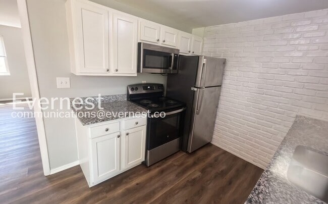 Building Photo - 5042 Bentler Dr