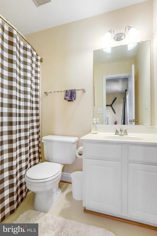 Building Photo - 3819 Watkins Mill Dr