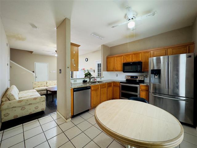 Building Photo - 3838 Brandon Park Dr