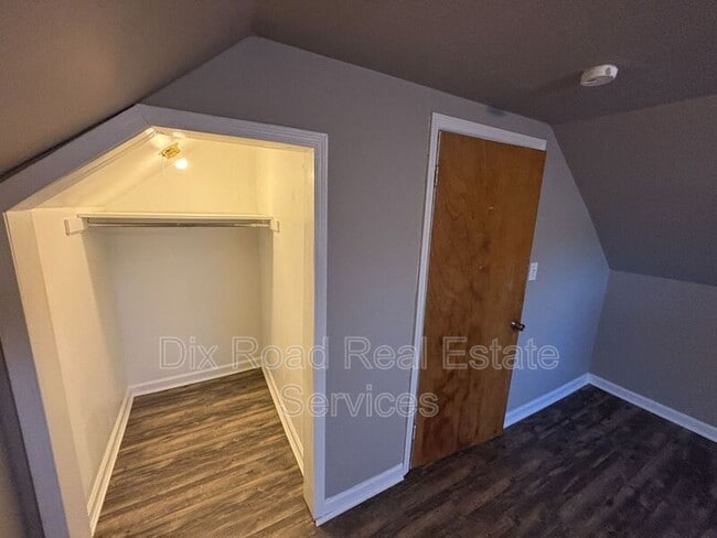 Building Photo - 4539 Mayhew Ave