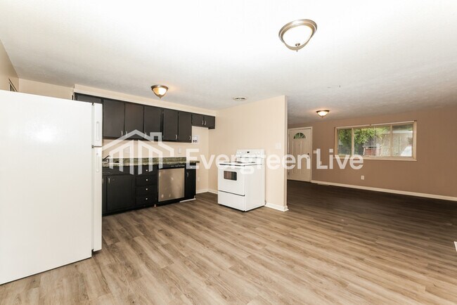 Building Photo - 5919 Chambersburg Rd