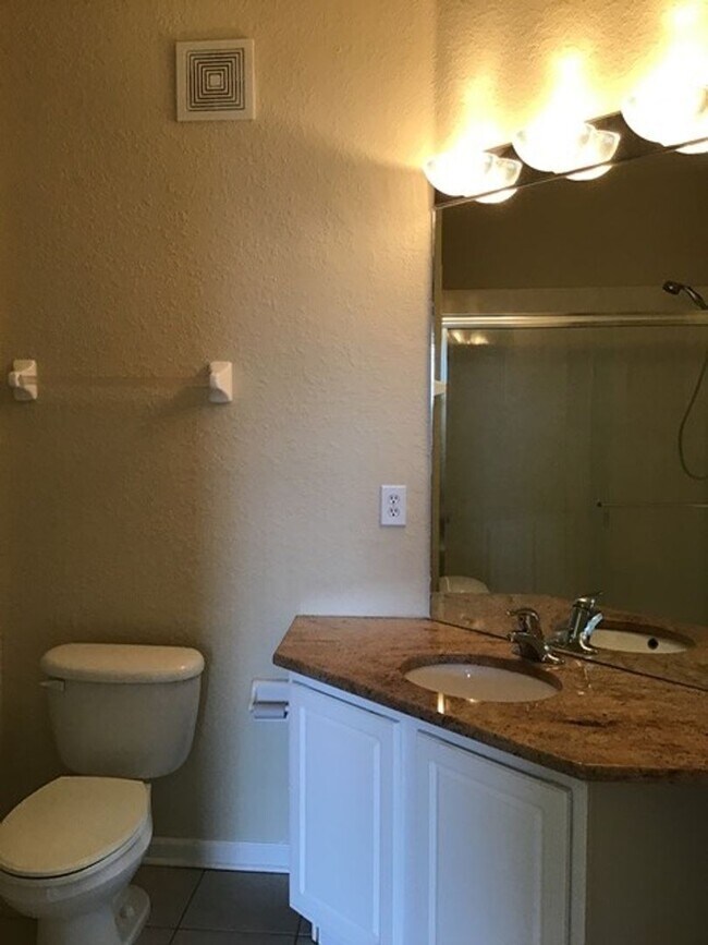 Building Photo - 6240 Contessa Dr