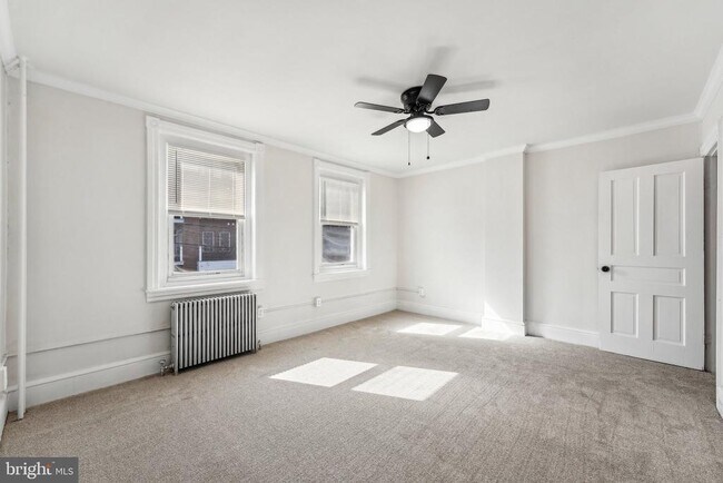Building Photo - 309 W Elm St