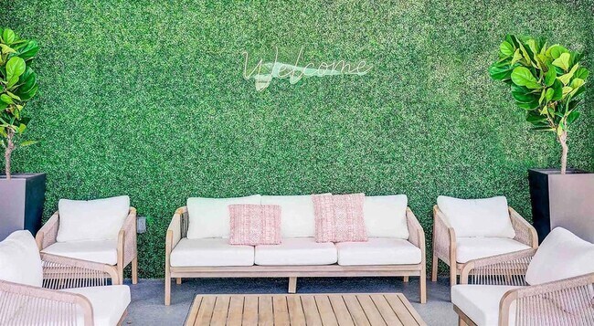 Building Photo - 8044 Gulfstream Ct