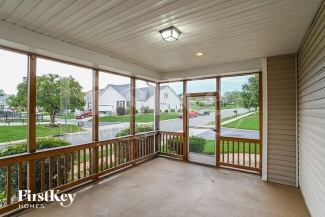 Building Photo - 5001 Fountainbrook Dr