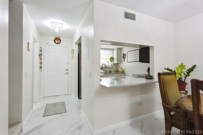 Building Photo - 368 Waterside Dr