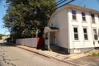 Building Photo - Manatawny Street 264/266