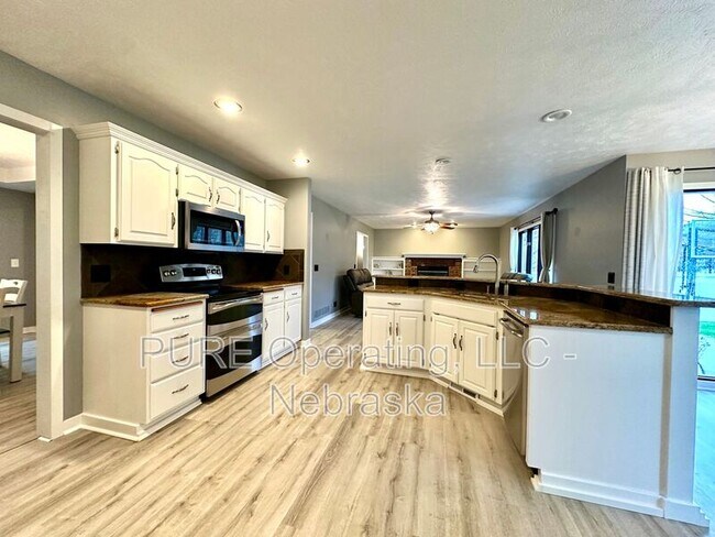 Building Photo - 4909 N 142nd St