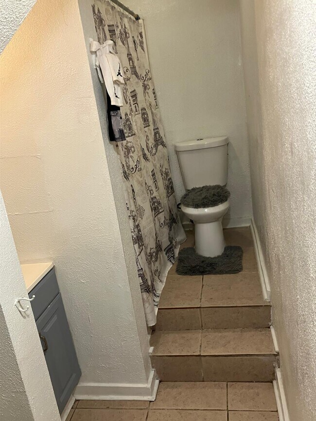 Building Photo - 2328 Union St