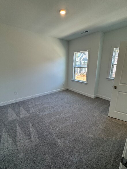 Building Photo - 708 Longleaf Grv Ln