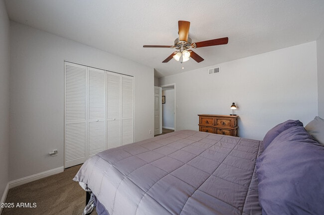 Building Photo - 601 E Forest Hills Dr