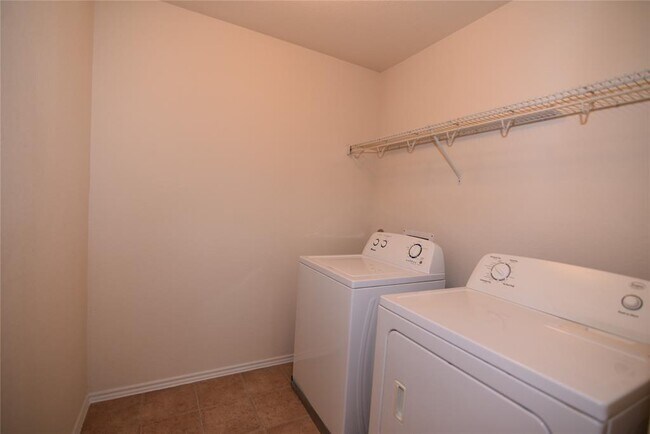 Building Photo - 21319 Finbury Oaks Ln