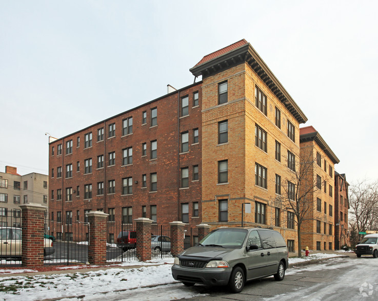 Primary Photo - New Center Commons