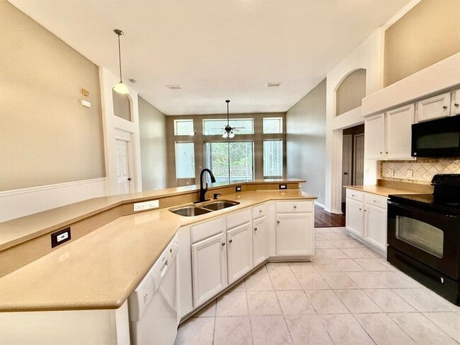 Building Photo - 19021 Weatherstone Dr