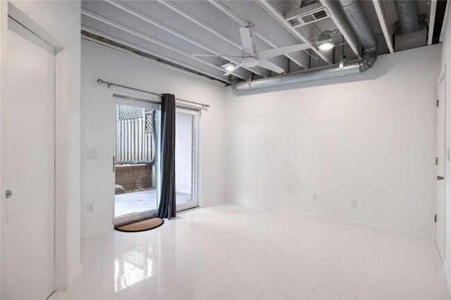 Building Photo - 5 Krog St NE