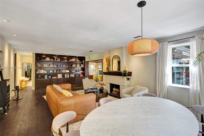 Building Photo - 669 NE 60th St