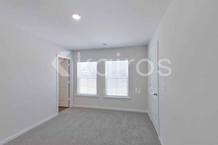 Building Photo - 2503 Banyan Cir