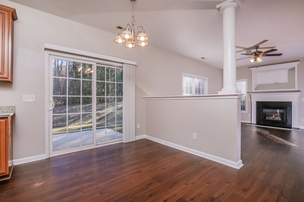 Building Photo - 4049 Laurel Glen Dr