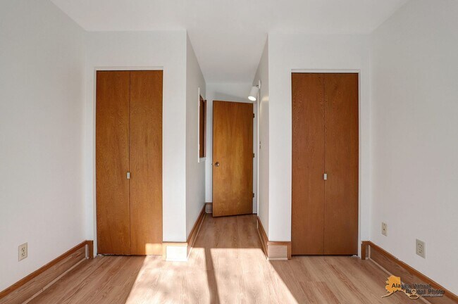 Building Photo - 2606 W 30th Ave