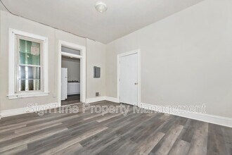 Building Photo - 220 Summit Ave