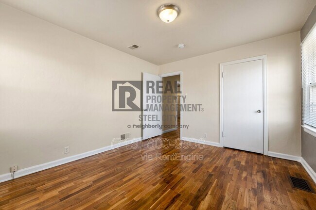 Building Photo - 909 W Evans Ave