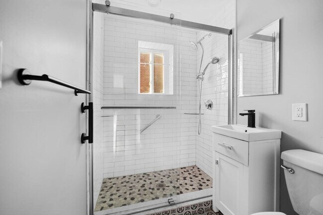 Building Photo - 133 Winthrop St