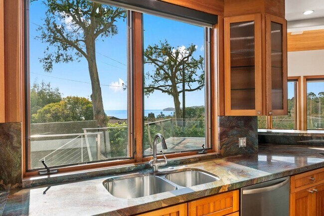 Building Photo - 27091 Sea Vista Dr