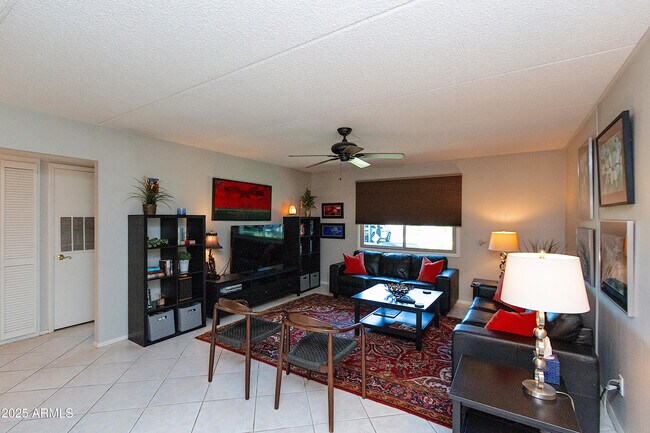 Building Photo - 4201 E Camelback Rd