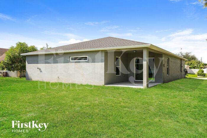 Building Photo - 3611 SW San Benito St