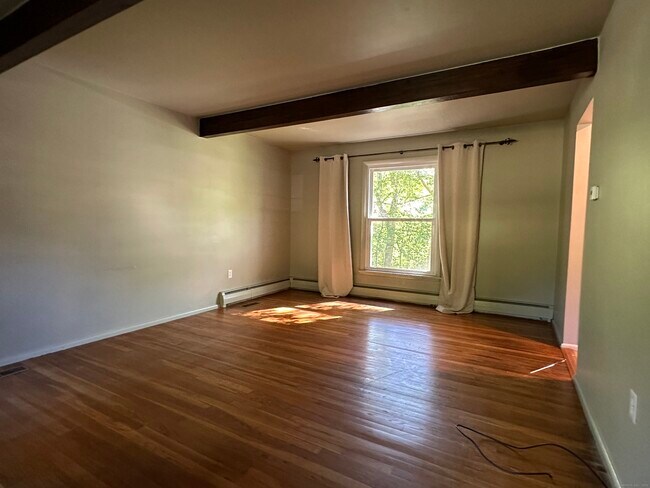 Building Photo - 148 Flanders Rd