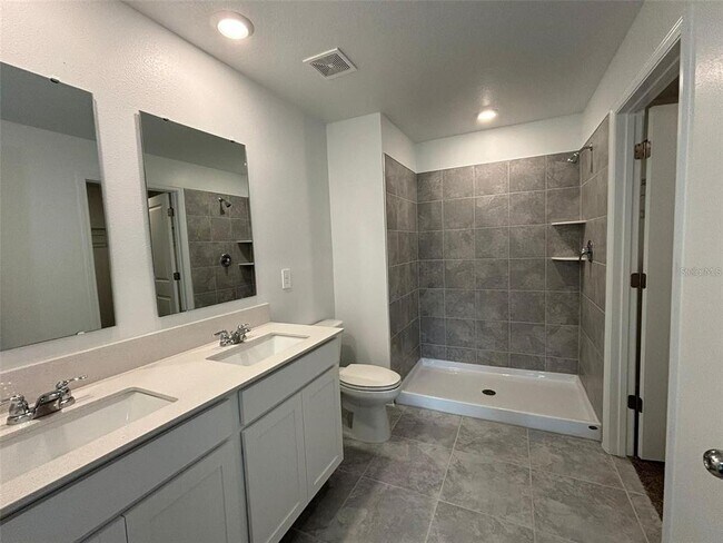 Building Photo - 828 Daring Dr